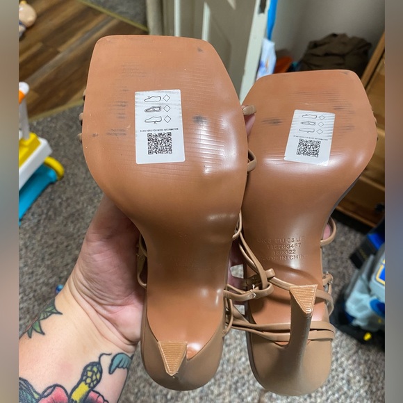 Square toe heels - Picture 4 of 5